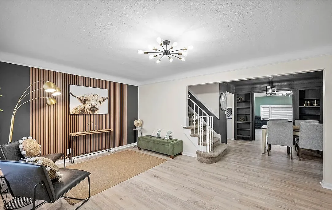 3 bed, 2439 sqft, $2,100 — Photo 3