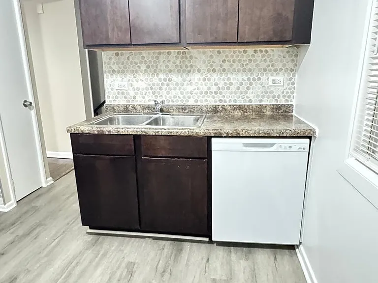 4703 Davis St — Photo 14