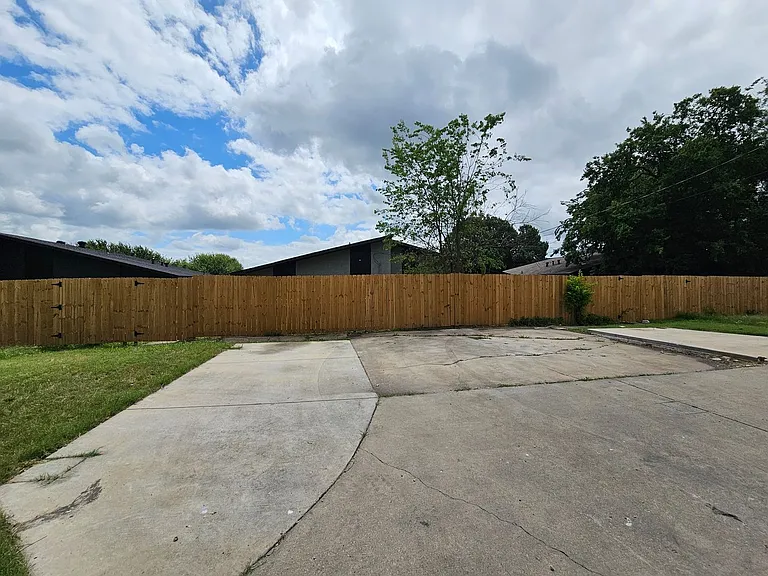 1725 R Ave — Photo 19