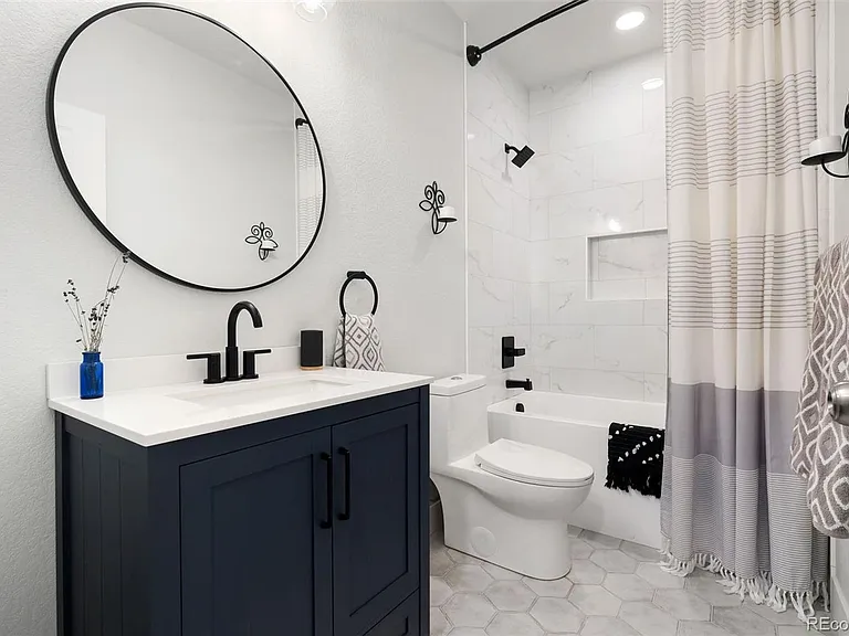 20551 Beekman Pl — Photo 26