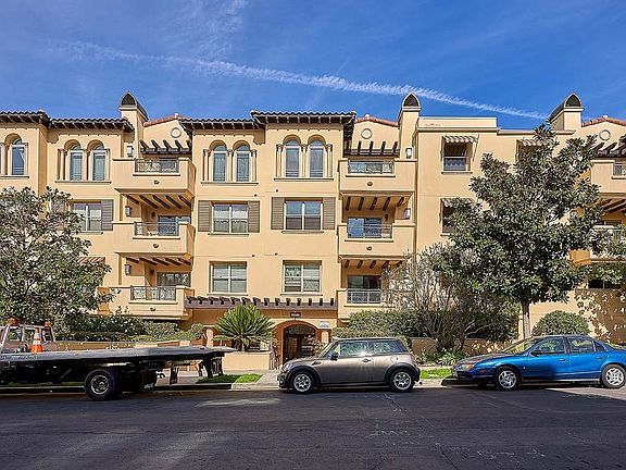 2nd image of 5037 Rosewood Ave APT 112