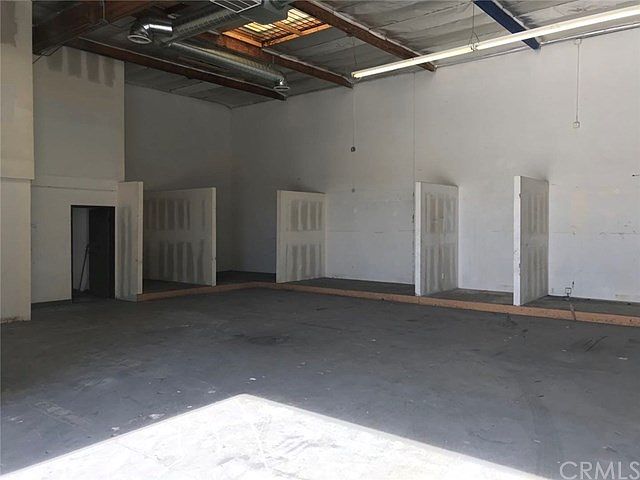 2nd image of 10629 Rush St