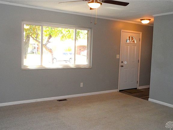 3rd image of 921 Falmouth Ave