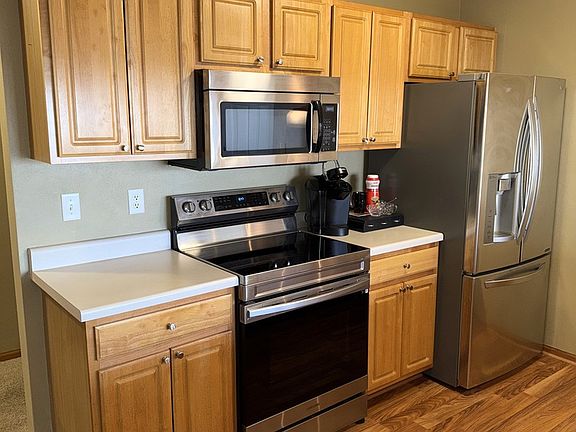 4th image of 6546 Oak Crest Ln #6-A