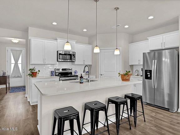 3rd image of 7921 Huron Drive