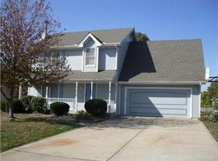 904 Maple St, Kearney, MO 64060