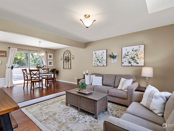 4th image of 4054 SE Saxon Court
