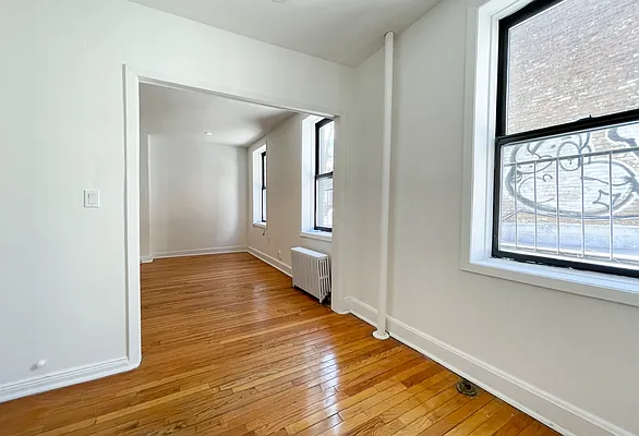 Rented by Kahen Properties | media 19