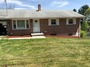 270 Ragan Dr NW, Christiansburg, VA 24073