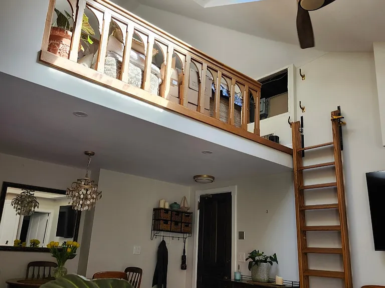 6 Howe Ave — Photo 8