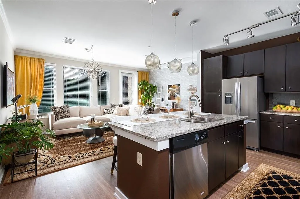 1 bed, 887 sqft, $2,350 — Photo 1