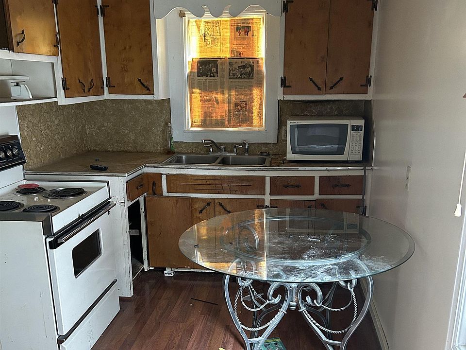 2nd image of 3354 N 37th St