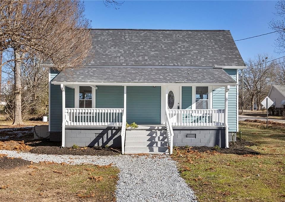 415 Blue Ridge St, Easley, SC 29640 Zillow