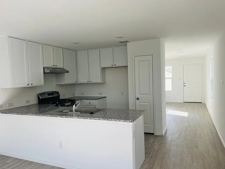 5475 Calton Bnd — Photo 7