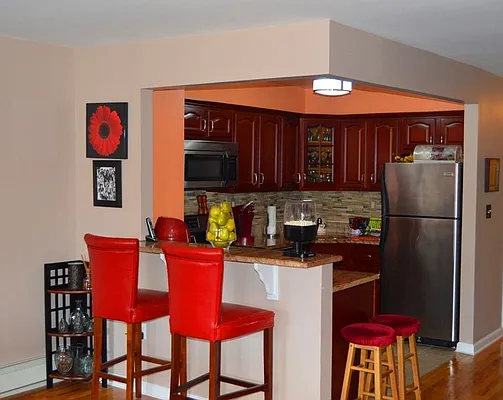 Sold by Royal Living | media 5