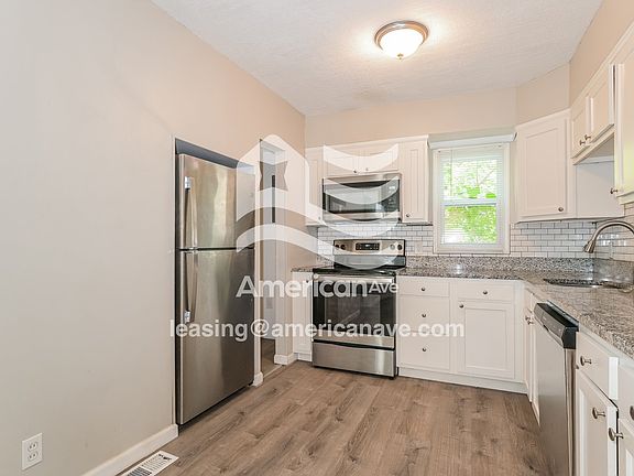 142840_004_kitchen_5.jpg
