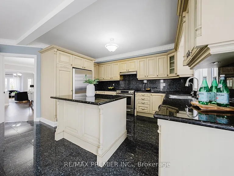 16 Saint Michele Pl #UPPER — Photo 13