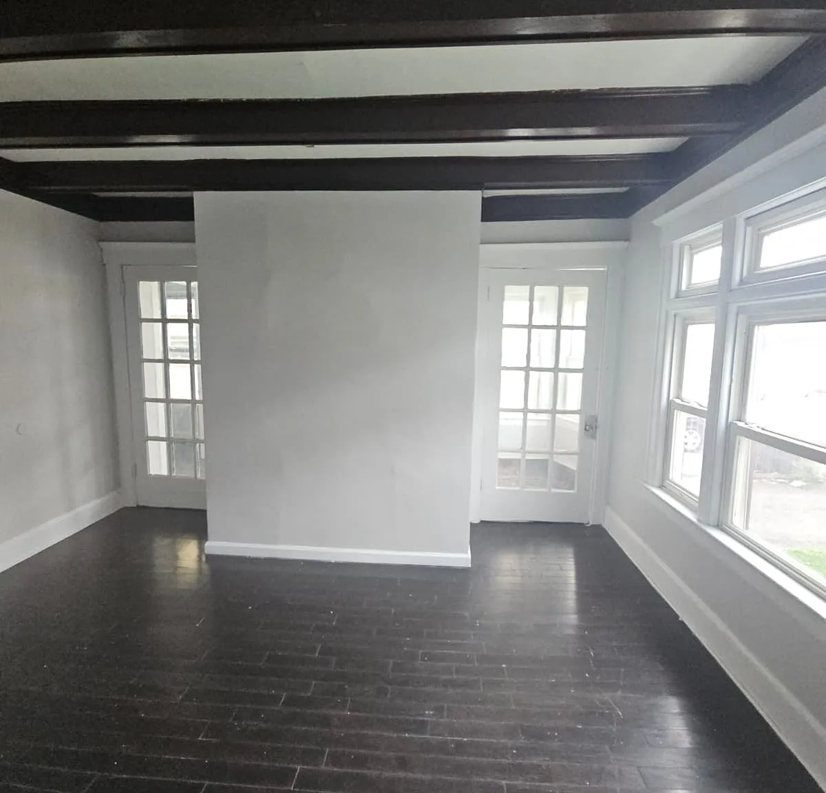 3 bed, $2,300 — Photo 2