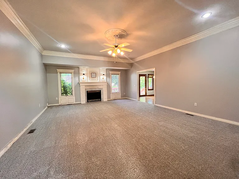 1164 W Rockhill Ave — Photo 4