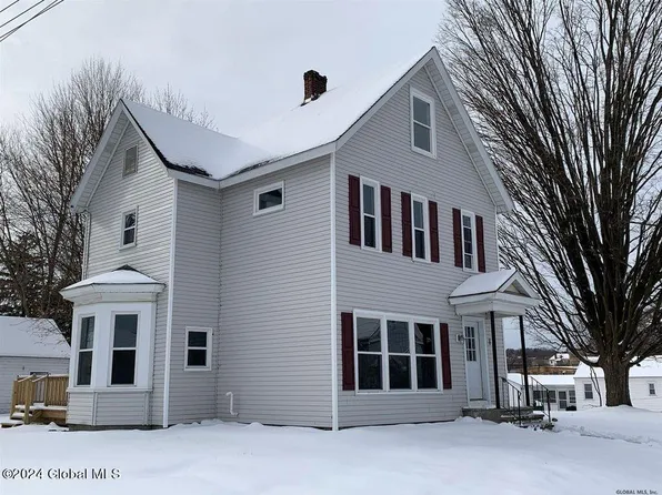 8 Hemstreet Avenue, Mechanicville, NY 12118