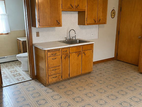 2nd image of 123 Francis Ave #2