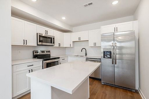 1st image of 322 E Girard Ave #3