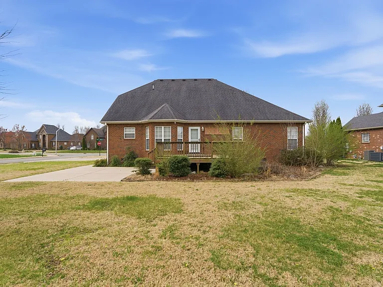 2733 Presley Dr — Photo 39