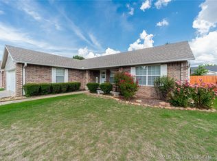 2208 Green Meadows Cir, McAlester, OK 74501