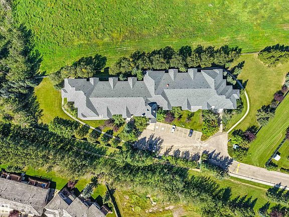 3rd image of 905 Blacklock Way SW #315