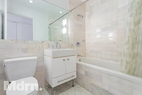 Rented by Mdrn Residential | media 14