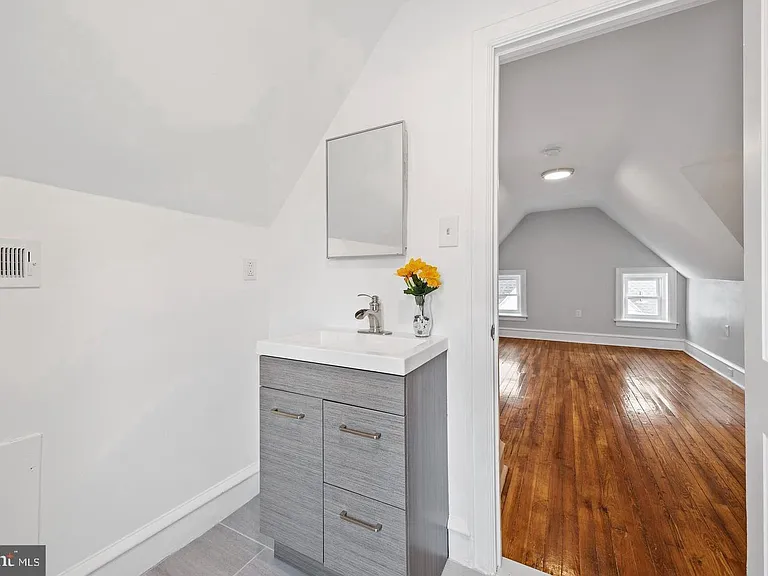 541 E Church Rd — Photo 33