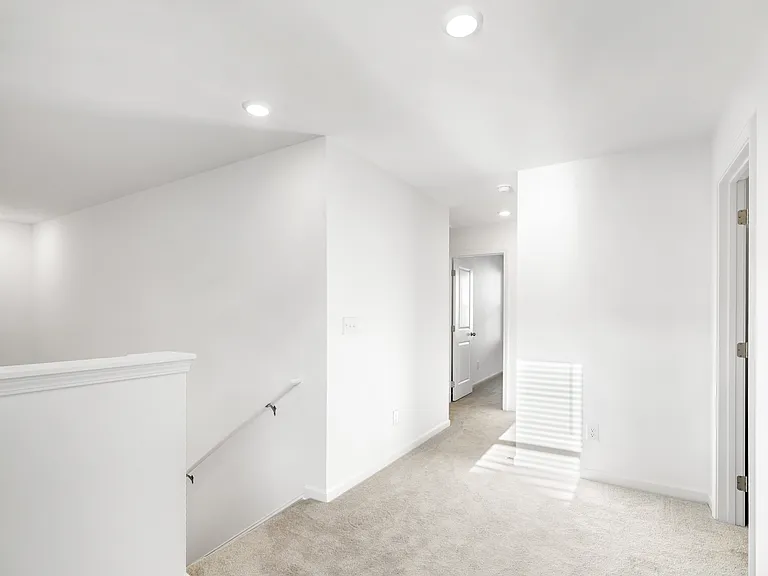 688 Evergreen Rd — Photo 10