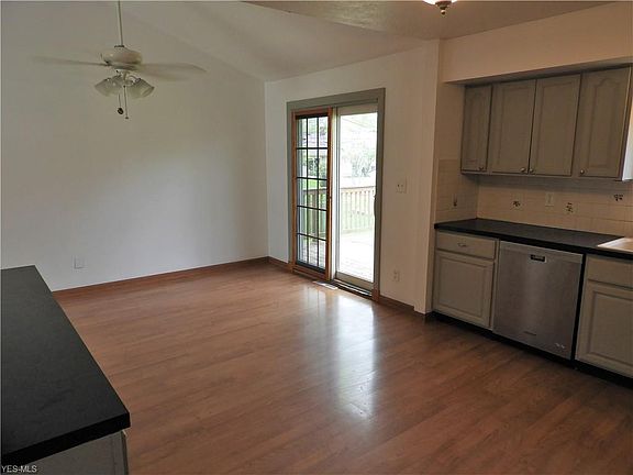 4th image of 23569 Sharon Dr