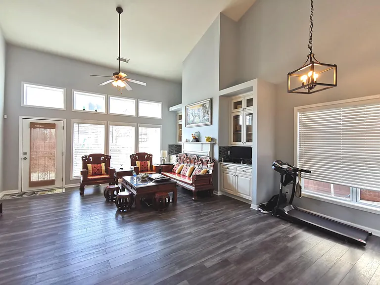 1913 Executive Dr — Photo 20