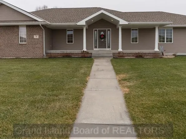 311 E Plum St, Doniphan, NE 68832