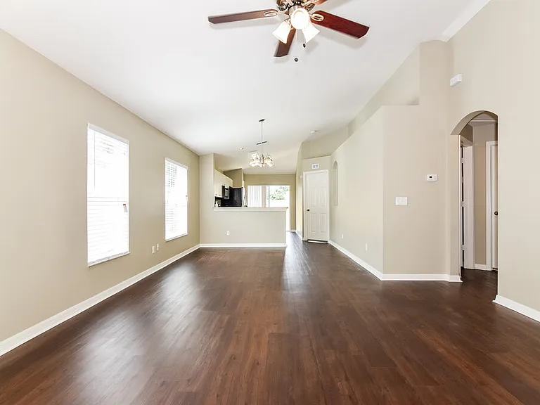 7556 Oxford Garden Cir — Photo 4