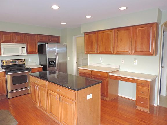 4th image of 6469 Meadow Creek Dr