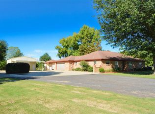 1138 N 4242nd Rd, Hugo, OK 74743