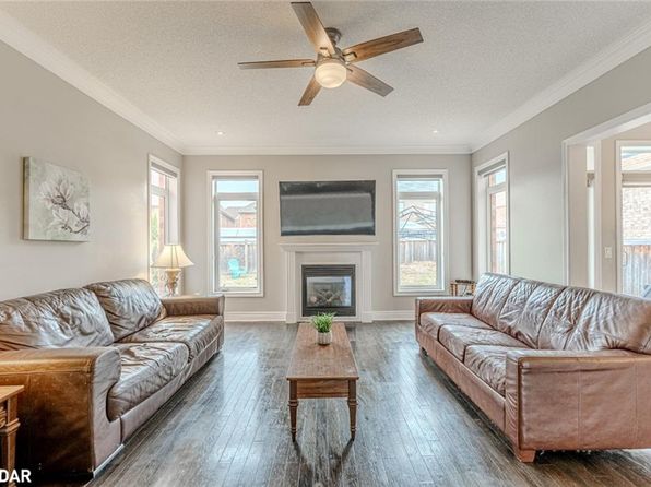 35 Royal Park Blvd, Barrie, ON L4N 6M8