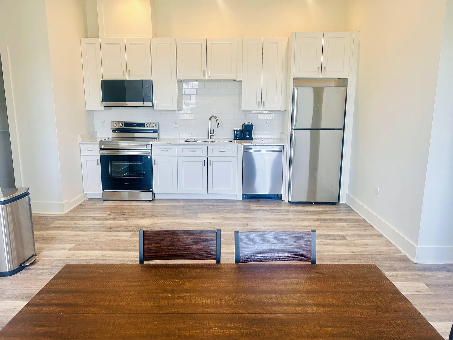 4 bed, 6.0 bath, 3300 sqft, $1,139 — Photo 4