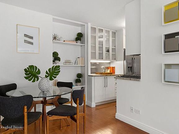 2nd image of 2025 Broadway APT 18A