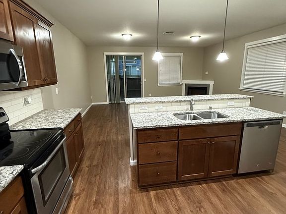 3rd image of 2609 NE 131st Ct