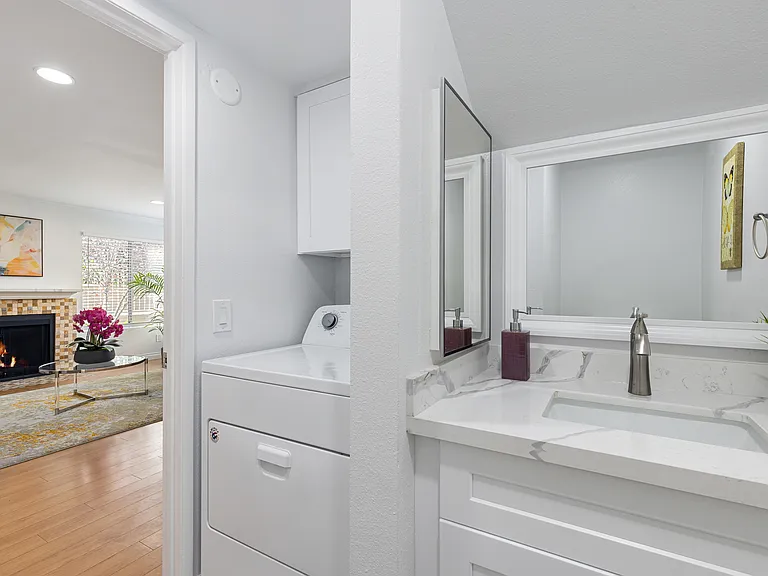 18408 Hatteras St #27 — Photo 6