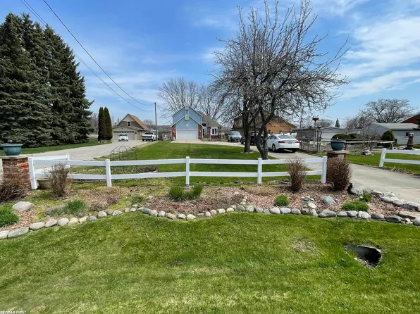 32725 Sutton Rd, Chesterfield, MI 48047