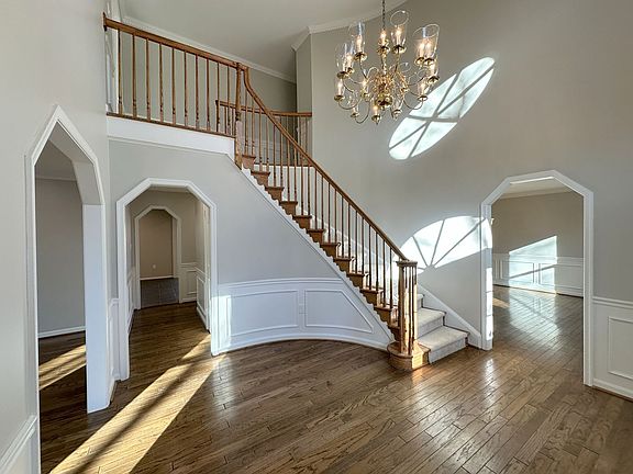 3rd image of 11560 Holly Briar Ln