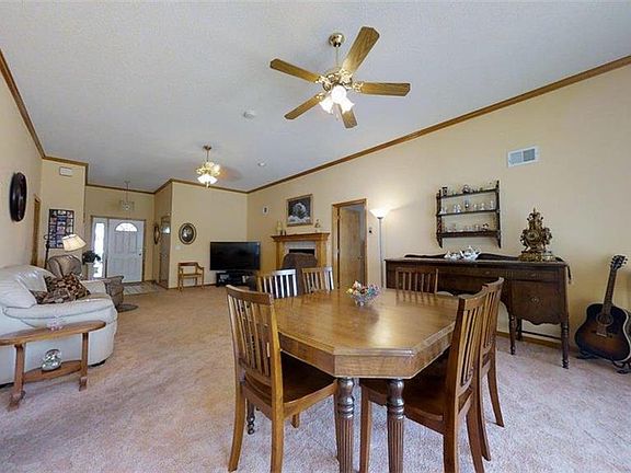 3rd image of 2816 Viro Ave