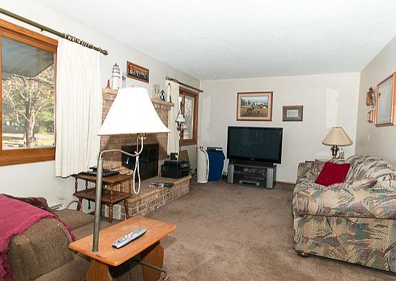 3rd image of 636 111th Ave NE