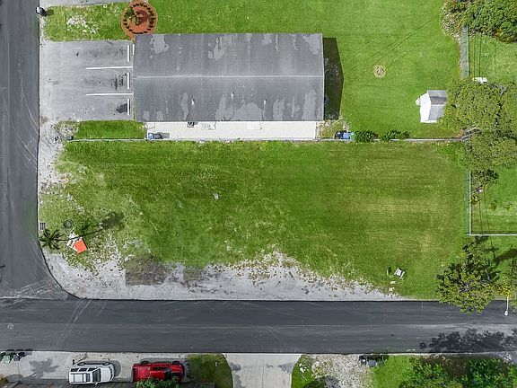 3rd image of 1301 SW 30th St