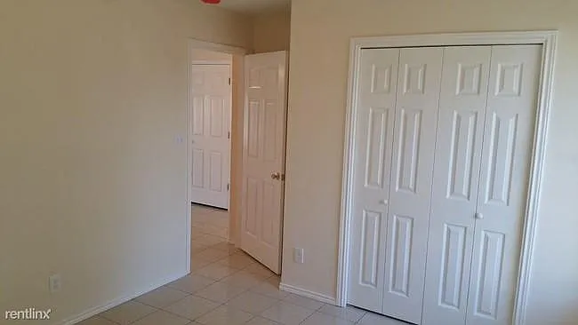 2810 Melanie Dr — Photo 8