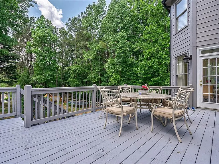 168 Highgrove Dr — Photo 17